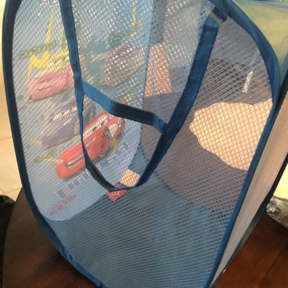 🚙 Disney Cars Radiator Springs Popup Laundry Basket, three-sides mesh & handles - Picture 9 of 10